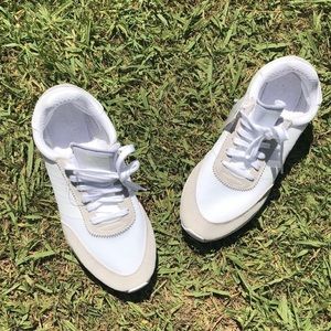 New Adidas Size 9.5 Men